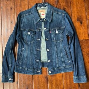 NWT Levi’s Jean jacket. Women’s size medium